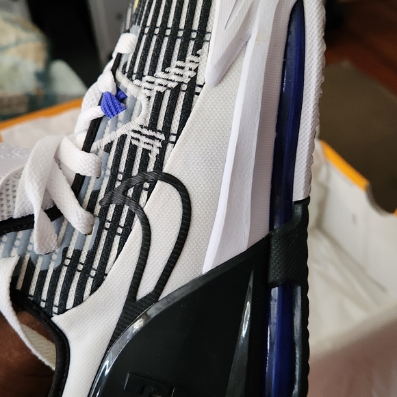 Nike - Picture 11 of 16